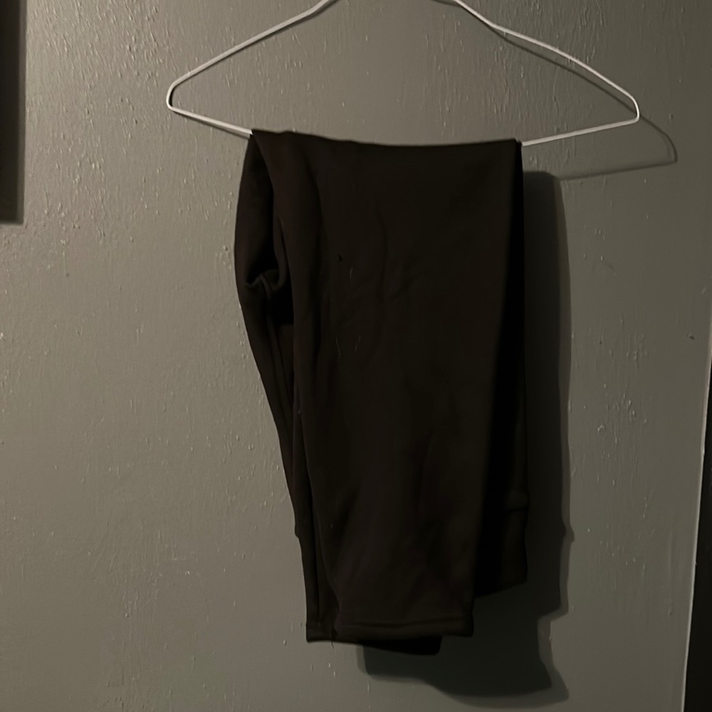 Black leggings with internal layer